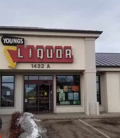 Storefront gutters on a commercial liquor store